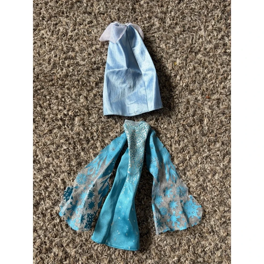 Lot Of 2 Frozen Blue Princess Dresses For‎ Barbie Dolls 11